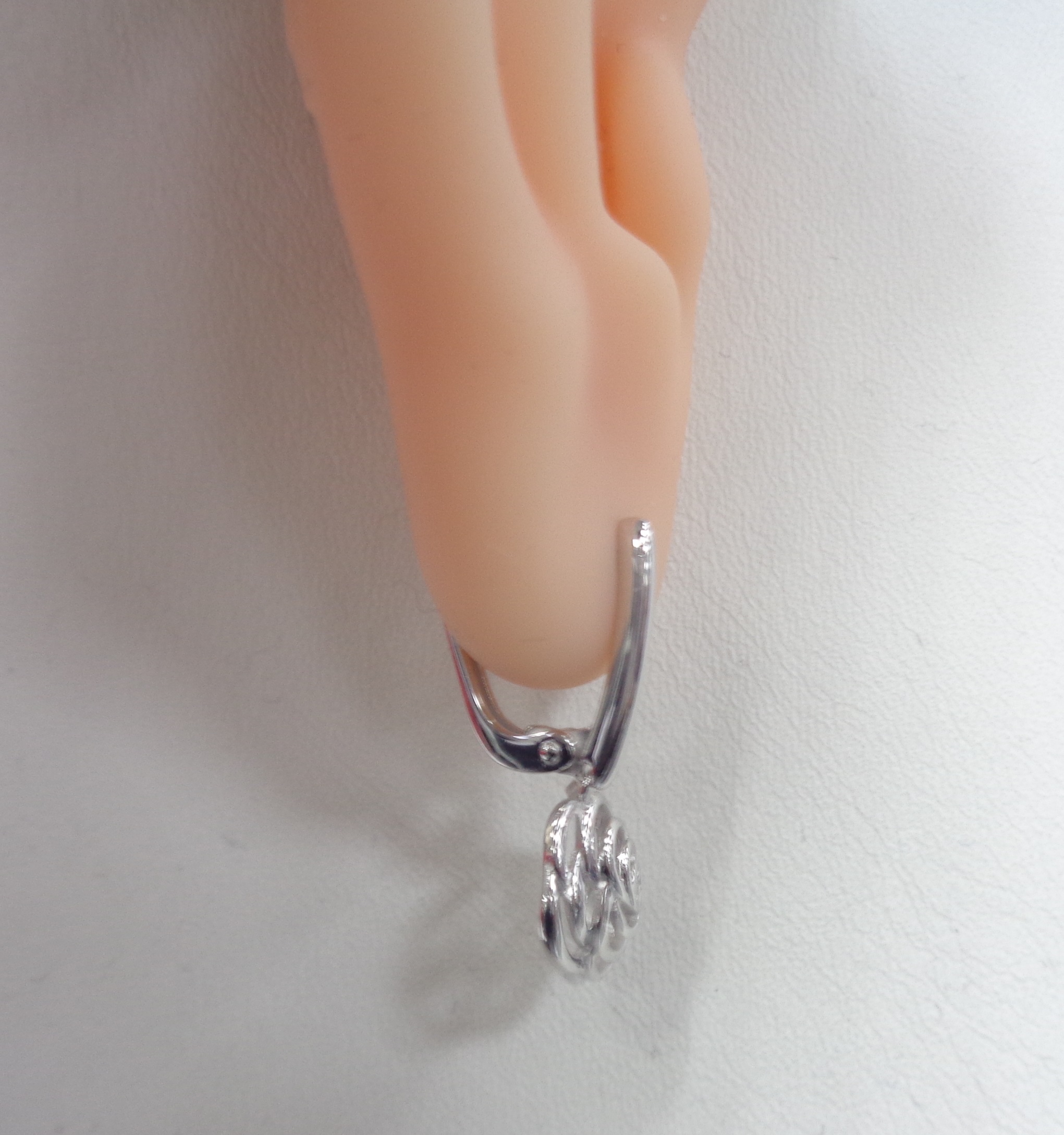 Серебряные серьги с бриллиантами "Розы"